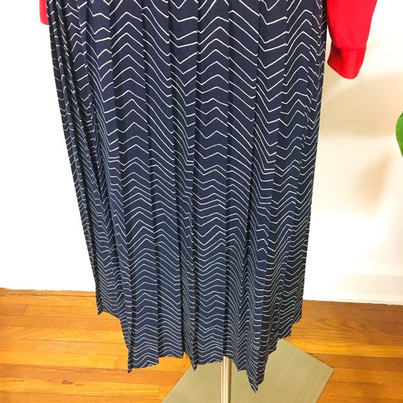 VTG 80's Navy Wave Skirt - Picture 4 of 11